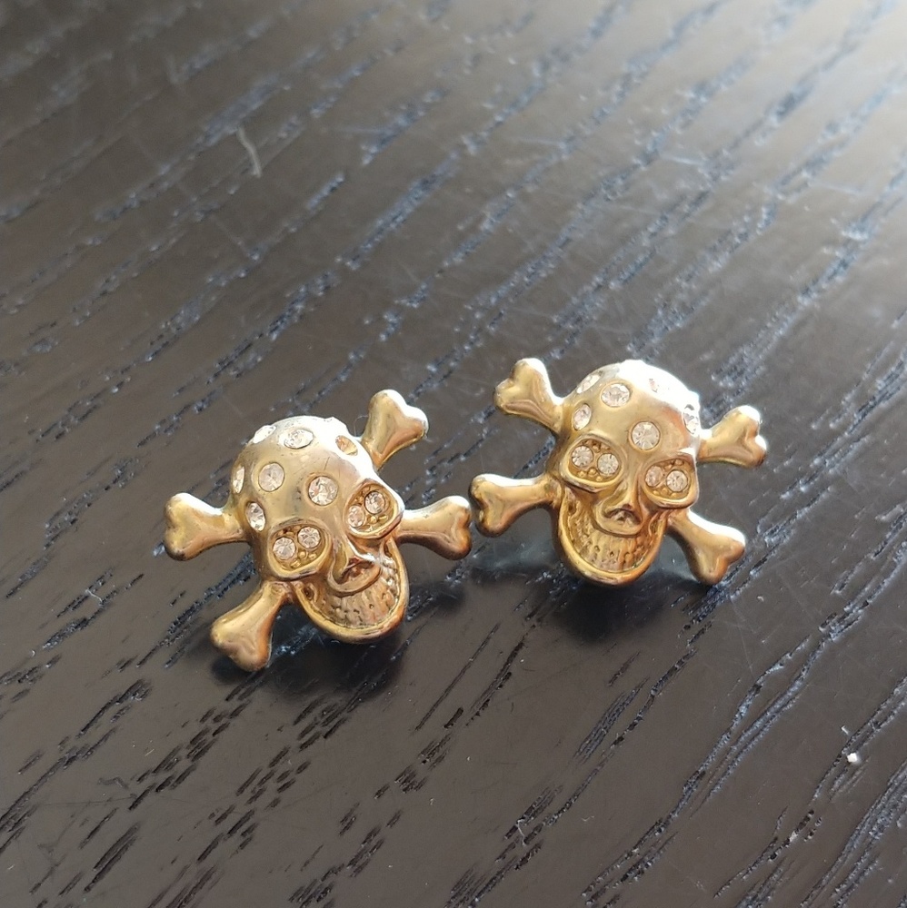 Skull earrings